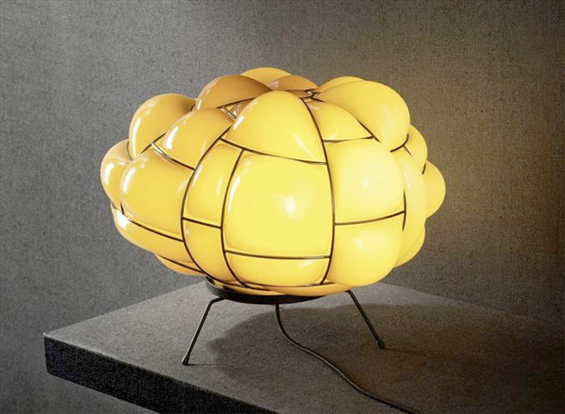 pallucco_egg_tisch_1.jpg