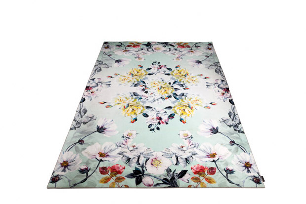 moooi_carpets_couture_rose_fuchsia_3.jpg