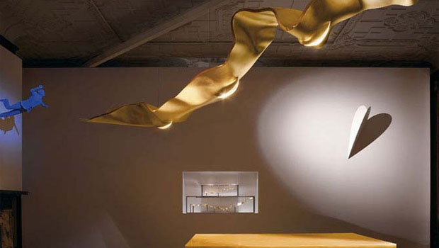 ingo_maurer_provoking_magic_2.jpg