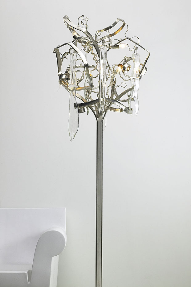 brandvanegmond_delphinium_stehleuchte_2.jpg