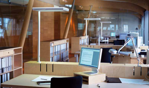 tobias_grau_goxt_tischleuchte_office_gross.jpg